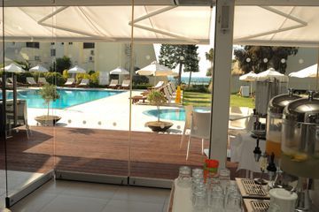 Frixos Suites Hotel Apts Oroklini Exterior photo